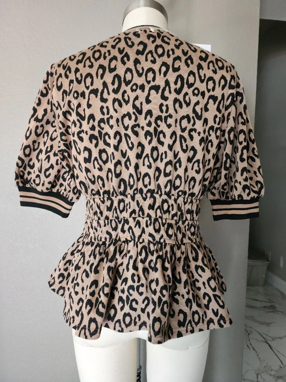 She+Sky Leopard Print Peplum Top NWT Size S - Picture 4 of 4